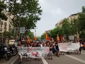 El bloc de Secundària arribant a la Plaça Universitat.